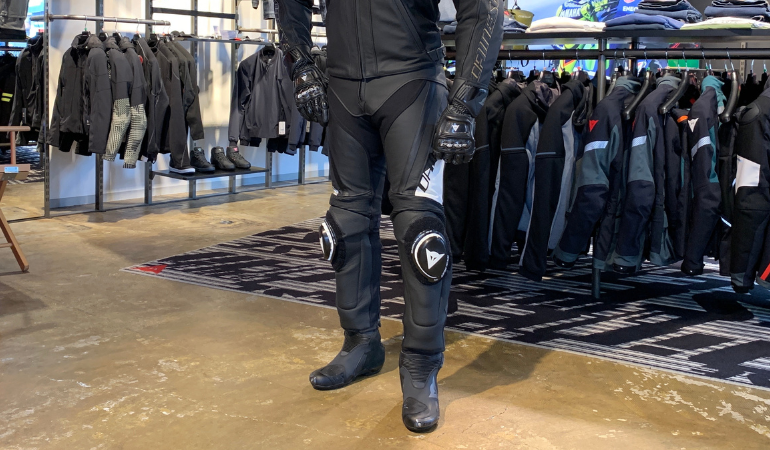 ダイネーゼの王道レザーパンツ『DELTA 4 LEATHER PANTS』のご紹介